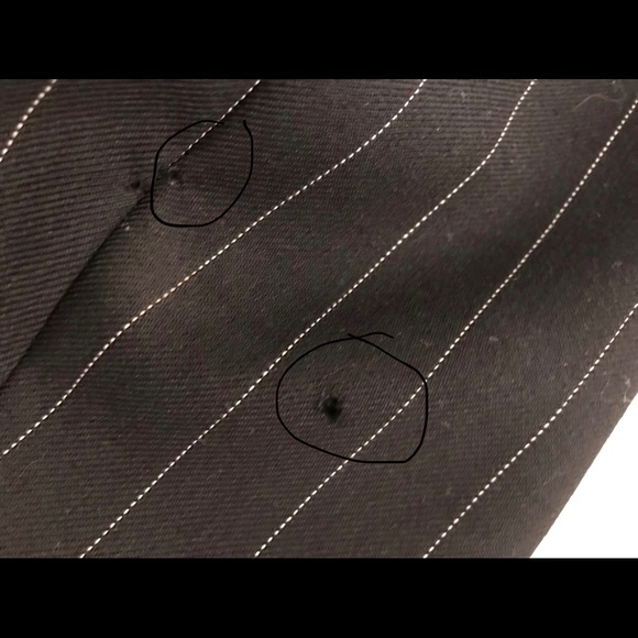 CHANEL :NAVY PINSTRIPE CHANEL BOUTIQUE JACKET - Picture 5 of 8